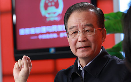 溫家寶總理接受中國政府網(wǎng)、新華網(wǎng)聯(lián)合專訪并與網(wǎng)友在線交流