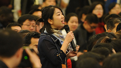 財(cái)新網(wǎng)、財(cái)新周刊記者提問(wèn)