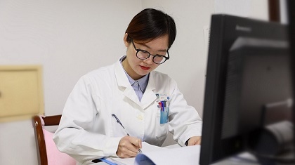 有才！這位女醫(yī)生自創(chuàng)說唱視頻，讓科普更&ldquo;接地氣&rdquo;