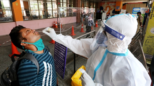 日增確診34萬6786例！印度疫情數(shù)據(jù)再創(chuàng)新高