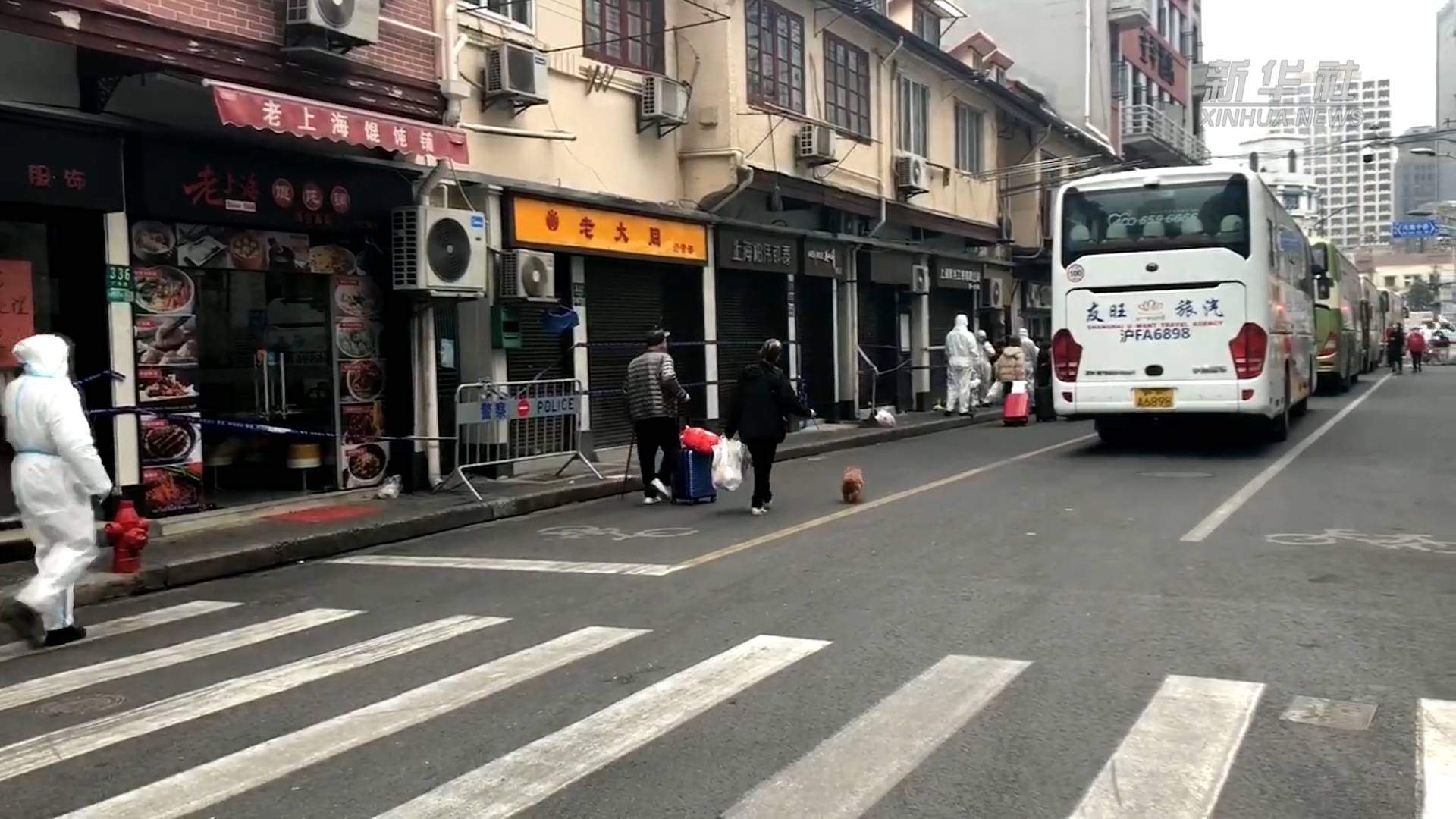 居民隔離可以帶寵物了，暖心！