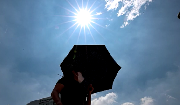 60℃！ 韓國多地迎高溫 柏油路幾近融化