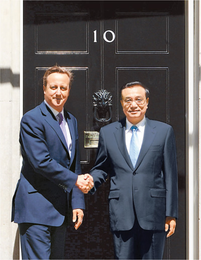6月17日，國務院總理李克強在倫敦唐寧街10號首相府同英國首相卡梅倫舉行中英總理年度會晤。新華社記者 李 濤攝 