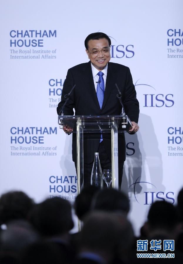 6月18日，國(guó)務(wù)院總理李克強(qiáng)在倫敦金融城市長(zhǎng)官邸面向英國(guó)皇家國(guó)際問題研究所和國(guó)際戰(zhàn)略研究所兩大智庫發(fā)表題為《共建包容發(fā)展的美好世界》的演講。新華社記者 張鐸 攝 
