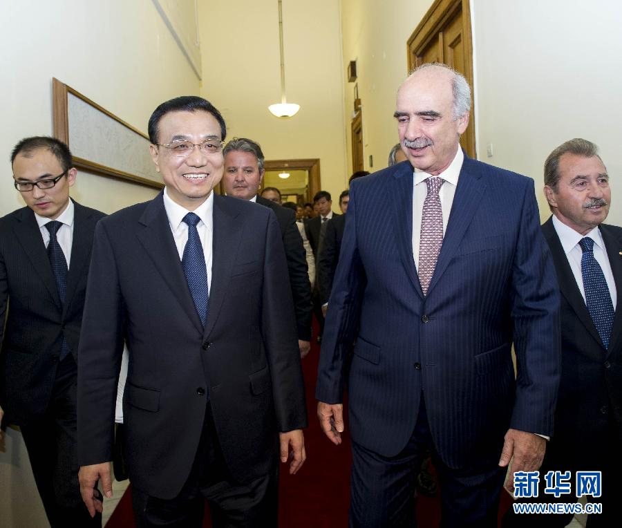 6月19日，國務(wù)院總理李克強在希臘議會大廈會見希臘議長米馬拉基斯。新華社記者 王曄 攝