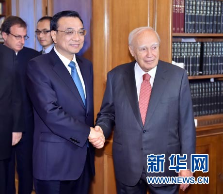 6月20日，國務(wù)院總理李克強(qiáng)在雅典總統(tǒng)府會(huì)見希臘總統(tǒng)帕普利亞斯。 新華社記者 李濤 攝