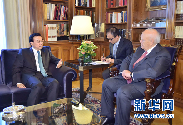 6月20日，國務(wù)院總理李克強(qiáng)在雅典總統(tǒng)府會(huì)見希臘總統(tǒng)帕普利亞斯。 新華社記者 李濤 攝