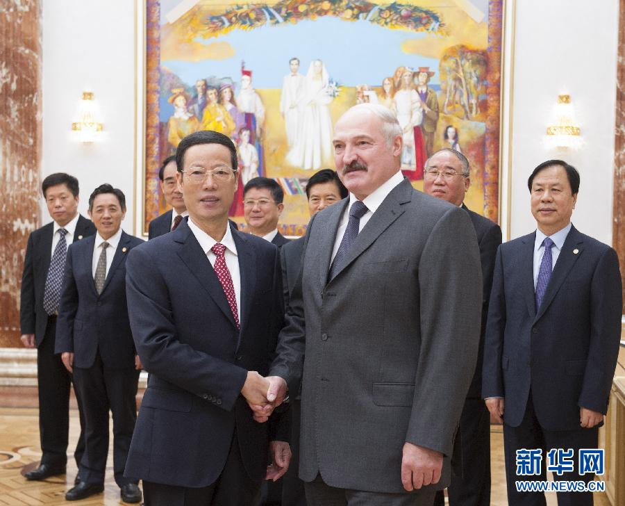 9月26日，應(yīng)邀訪問白俄羅斯的國務(wù)院副總理張高麗在明斯克會見白俄羅斯總統(tǒng)盧卡申科。新華社記者王曄攝 