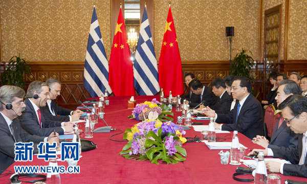 10月16日，中國(guó)國(guó)務(wù)院總理李克強(qiáng)在意大利米蘭會(huì)見(jiàn)希臘總理薩馬拉斯。 新華社記者 謝環(huán)馳 攝