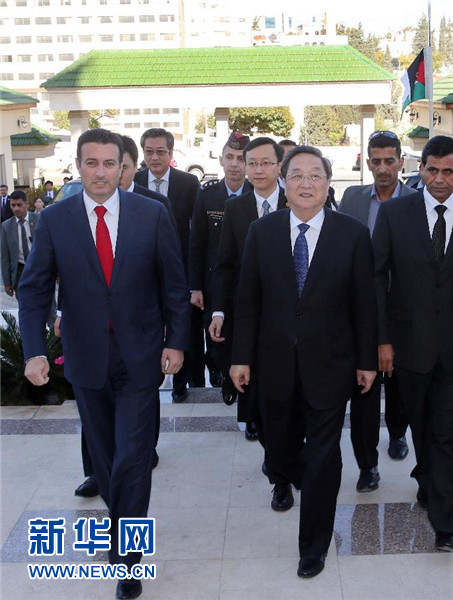 11月9日，正在約旦進行正式友好訪問的全國政協(xié)主席俞正聲在安曼會見約旦眾議院代議長薩法迪。 新華社記者 劉衛(wèi)兵 攝 