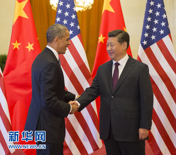 11月12日，國(guó)家主席習(xí)近平在北京人民大會(huì)堂舉行歡迎儀式，歡迎美國(guó)總統(tǒng)奧巴馬對(duì)中國(guó)進(jìn)行國(guó)事訪問(wèn)。 新華社記者 李學(xué)仁 攝