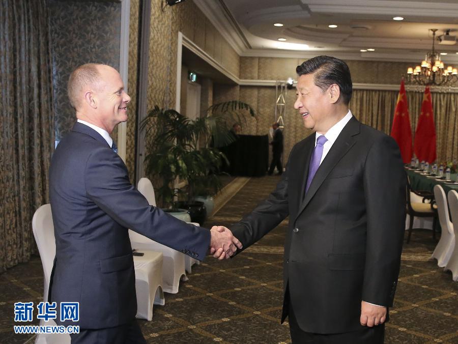 11月16日，國家主席習近平在布里斯班會見澳大利亞昆士蘭州州長紐曼。 新華社記者丁林攝 