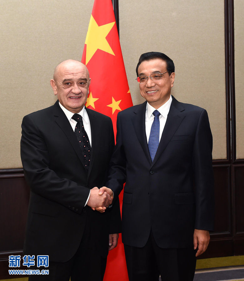 12月16日，中國國務院總理李克強在貝爾格萊德會見波黑部長會議主席貝萬達。 新華社記者 饒愛民 攝 