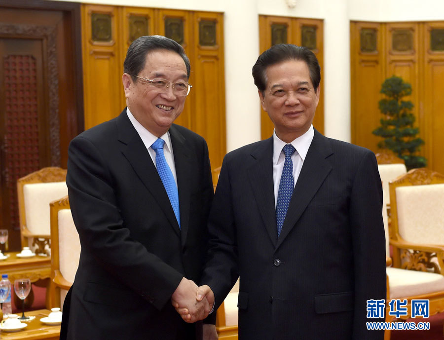 12月25日至27日，中共中央政治局常委、全國(guó)政協(xié)主席俞正聲對(duì)越南進(jìn)行正式訪問(wèn)。這是12月26日，俞正聲在河內(nèi)會(huì)見(jiàn)越南政府總理阮晉勇。 新華社記者馬占成攝