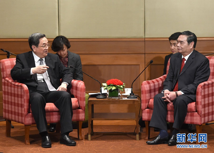 12月25日至27日，中共中央政治局常委、全國(guó)政協(xié)主席俞正聲對(duì)越南進(jìn)行正式訪問(wèn)。這是12月25日，俞正聲在河內(nèi)會(huì)見(jiàn)越共中央書記處常務(wù)書記黎鴻英。 新華社記者劉建生攝