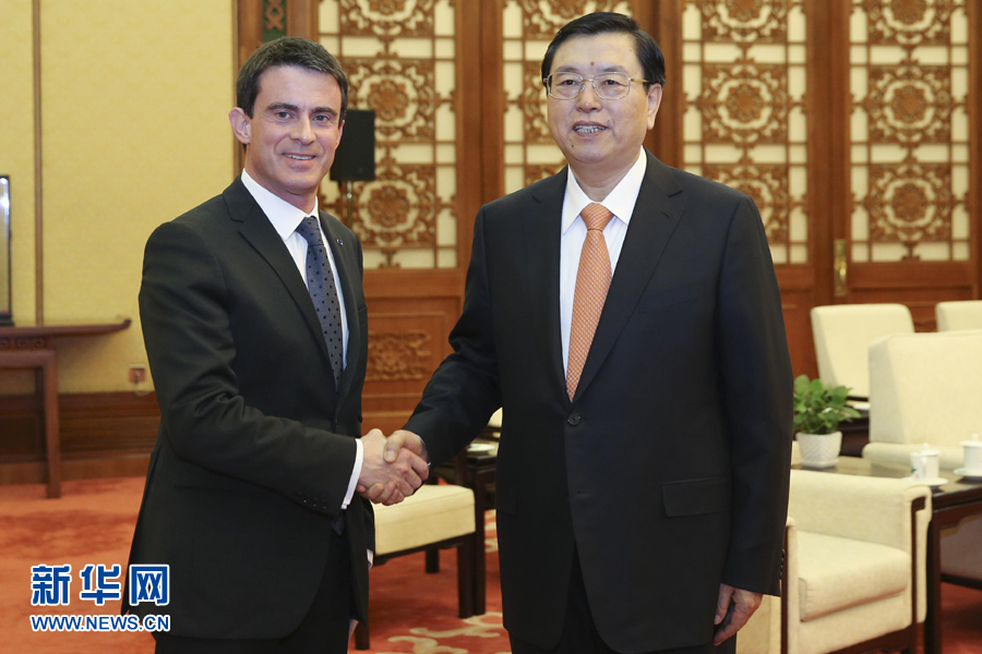 1月30日，全國人大常委會委員長張德江在北京人民大會堂會見法國總理瓦爾斯。 新華社記者丁林 攝 