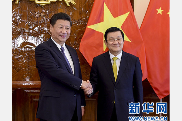 11月6日，中共中央總書(shū)記、國(guó)家主席習(xí)近平在河內(nèi)同越南國(guó)家主席張晉創(chuàng)舉行會(huì)談。 新華社記者李學(xué)仁攝