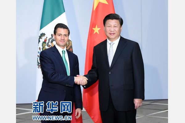 11月16日，國家主席習(xí)近平在土耳其安塔利亞會(huì)見墨西哥總統(tǒng)培尼亞。 新華社記者張鐸攝