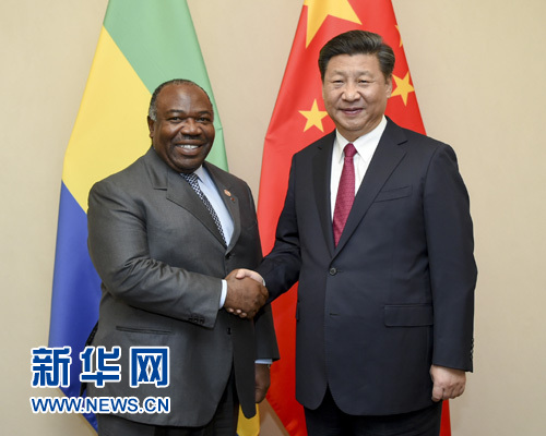 12月3日，國家主席習(xí)近平在約翰內(nèi)斯堡會見加蓬總統(tǒng)邦戈。新華社記者 謝環(huán)馳 攝 