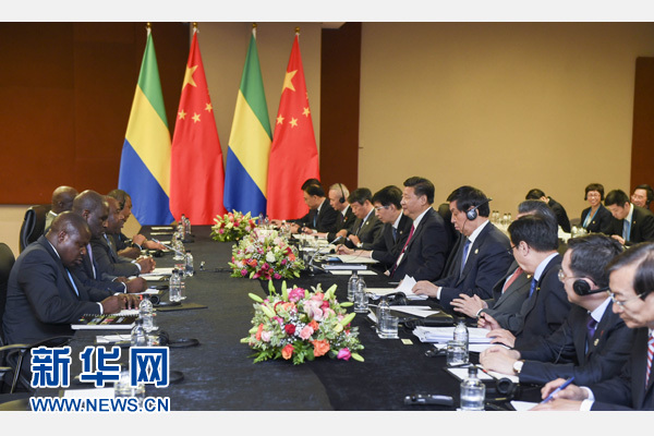 12月3日，國家主席習(xí)近平在約翰內(nèi)斯堡會見加蓬總統(tǒng)邦戈。新華社記者 謝環(huán)馳 攝 