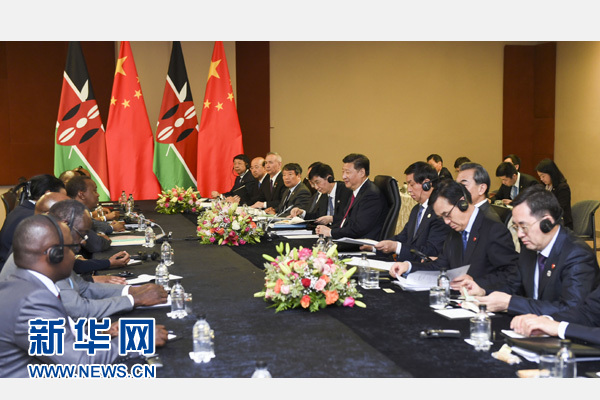 12月3日，國家主席習(xí)近平在約翰內(nèi)斯堡會(huì)見肯尼亞總統(tǒng)肯雅塔。新華社記者 謝環(huán)馳 攝