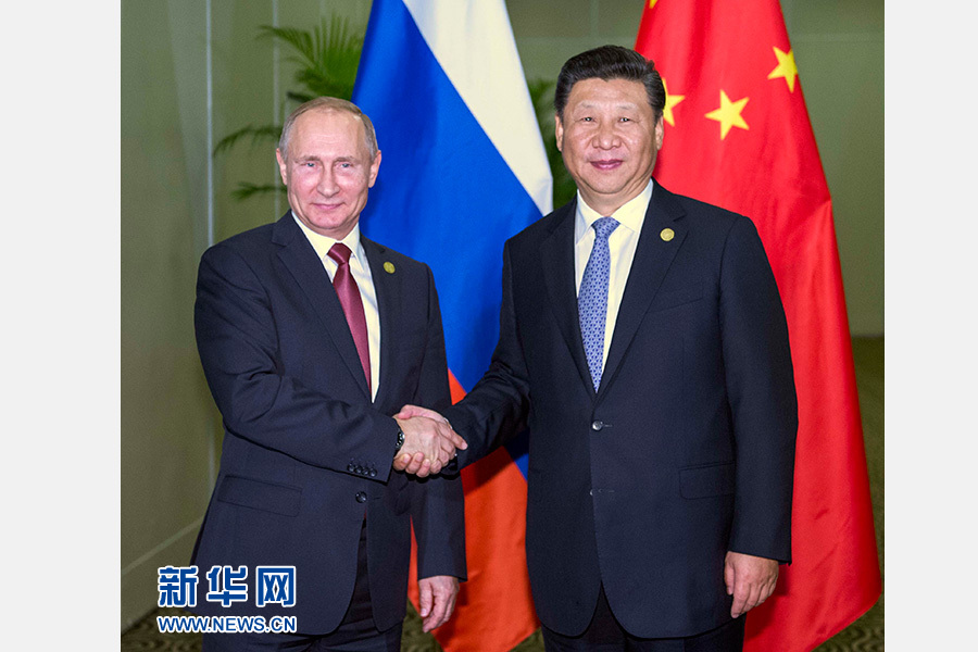 11月19日，國家主席習(xí)近平在利馬會見俄羅斯總統(tǒng)普京。 新華社記者李濤 攝