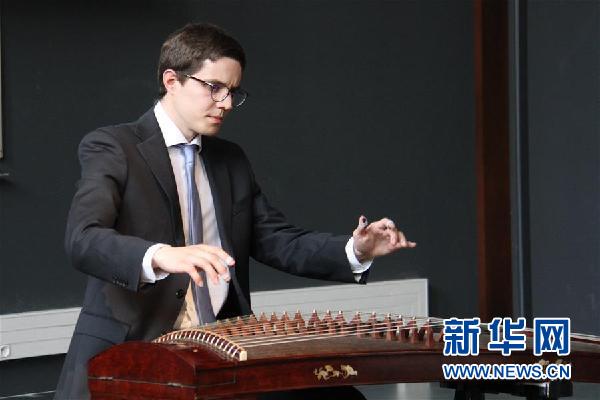 （國際&middot;圖文互動）（2）漢語架起溝通橋&mdash;&mdash;記法國賽區(qū)世界大學(xué)生中文比賽