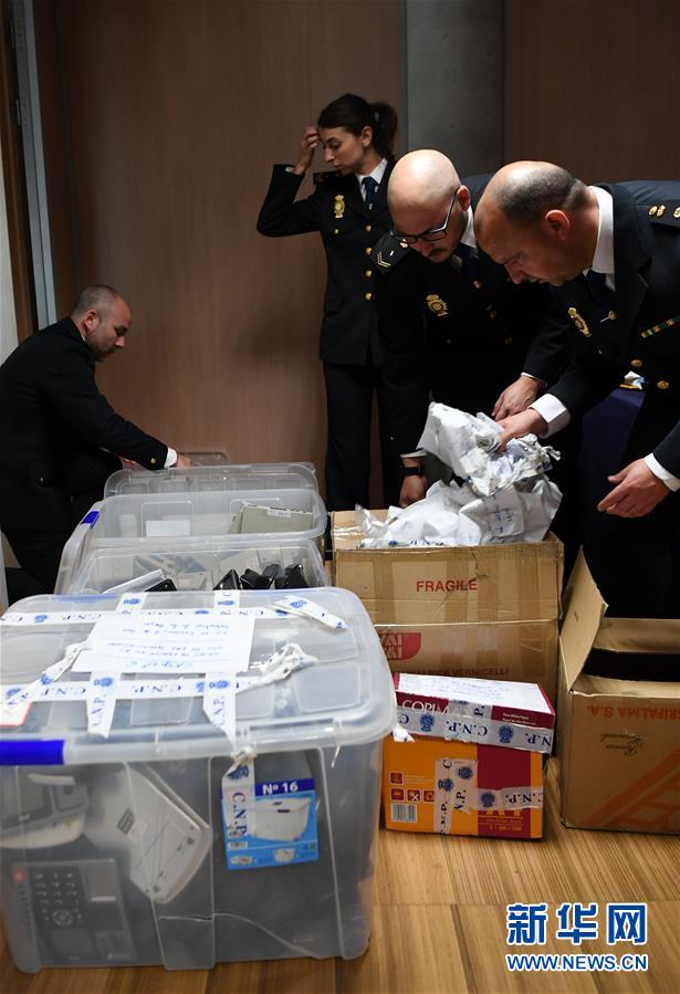 （國際&middot;圖文互動）（2）中西警方共同舉行&ldquo;長城行動&rdquo;證據(jù)移交儀式 