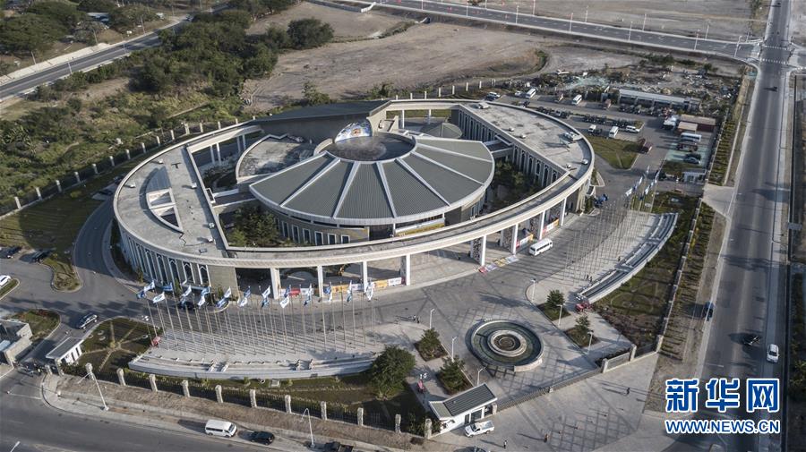 （新華全媒頭條&middot;圖文互動）（3）特稿：深化周邊友好　共促亞太繁榮&mdash;&mdash;寫在習(xí)近平主席出席亞太經(jīng)合組織第二十六次領(lǐng)導(dǎo)人非正式會議，對巴布亞新幾內(nèi)亞、文萊和菲律賓進(jìn)行國事訪問并在巴新同建交太平洋島國領(lǐng)導(dǎo)人會晤之際