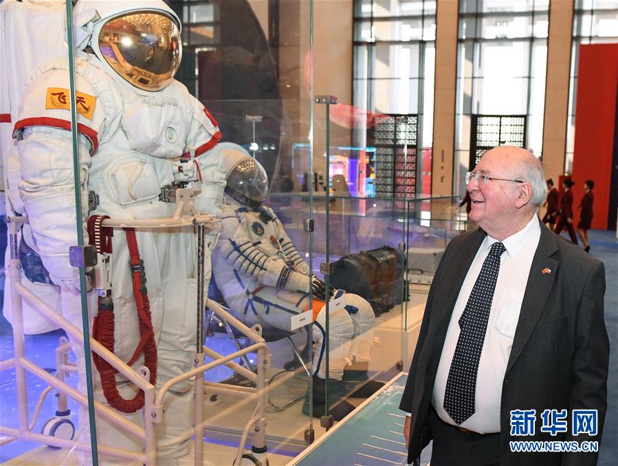 （文化）（2）&ldquo;偉大的變革&mdash;&mdash;慶祝改革開放40周年大型展覽&rdquo; 迎來(lái)外賓專場(chǎng)