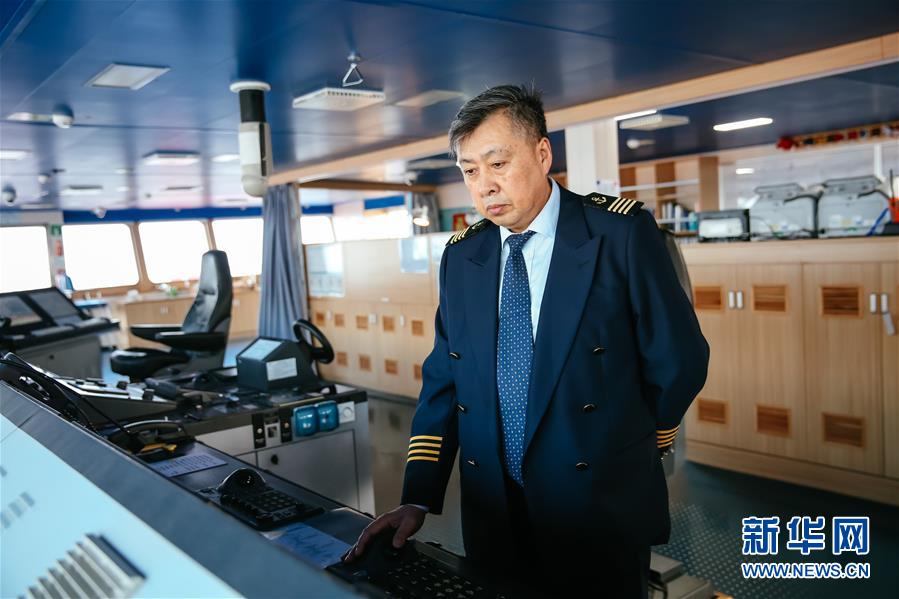 （國際&middot;圖文互動）（4）遠(yuǎn)洋巨輪上遲來的年夜飯