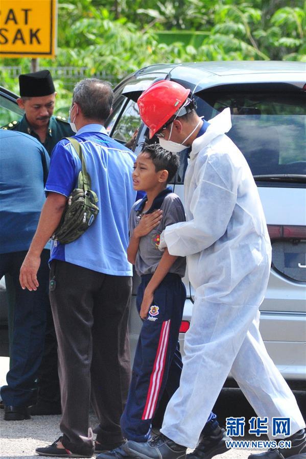 (國(guó)際)(2)馬來(lái)西亞因化學(xué)廢料污染停課學(xué)校增至111所