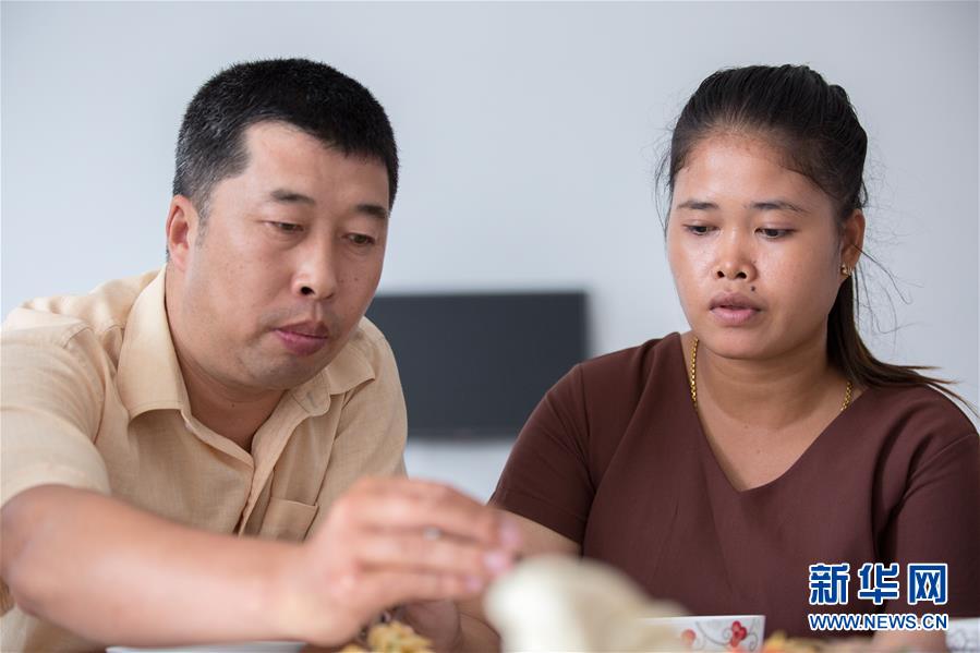 （國(guó)際&middot;&ldquo;一帶一路&rdquo;高峰論壇&middot;圖文互動(dòng)）（2）柬埔寨90后姑娘在西港特區(qū)收獲成長(zhǎng)與愛情