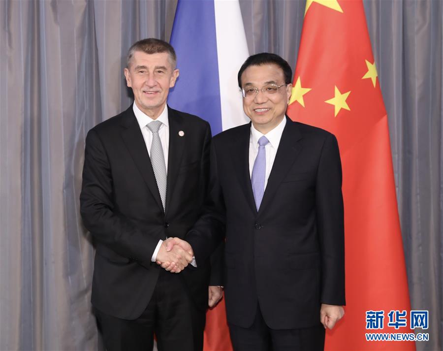 (時(shí)政)李克強(qiáng)會(huì)見捷克總理巴比什