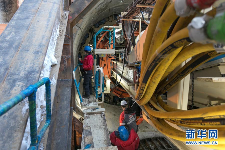 (習近平出訪配合稿·圖文互動)(5)通訊:歷史悠久地鐵中的新力量——中國公司助力莫斯科地鐵建設(shè)