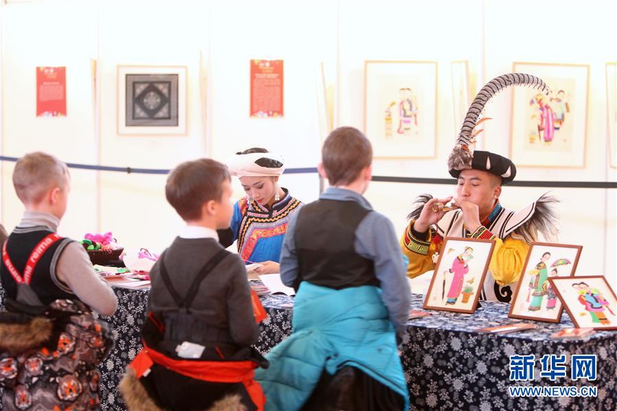 （新華全媒頭條&middot;出訪&middot;側(cè)記&middot;圖文互動(dòng)）（4）你好老朋友！開啟新時(shí)代！&mdash;&mdash;習(xí)近平主席和普京總統(tǒng)引領(lǐng)中俄全面戰(zhàn)略協(xié)作伙伴關(guān)系邁入新時(shí)代