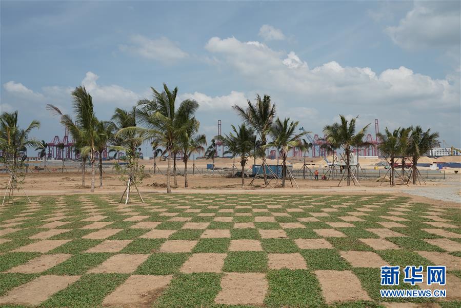 （國際&middot;圖文互動）（2）通訊：春節(jié)，&ldquo;是工期而不是假期&rdquo;&mdash;&mdash;記科倫坡港口城的中國建設者