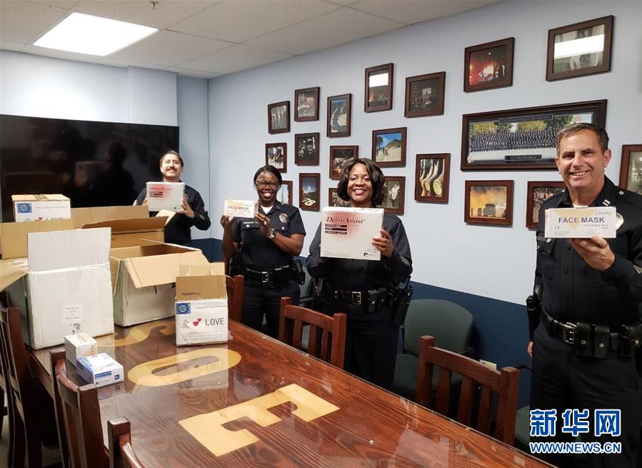 (國際疫情·圖文互動(dòng))(5)通訊:一個(gè)微信群里的抗疫故事