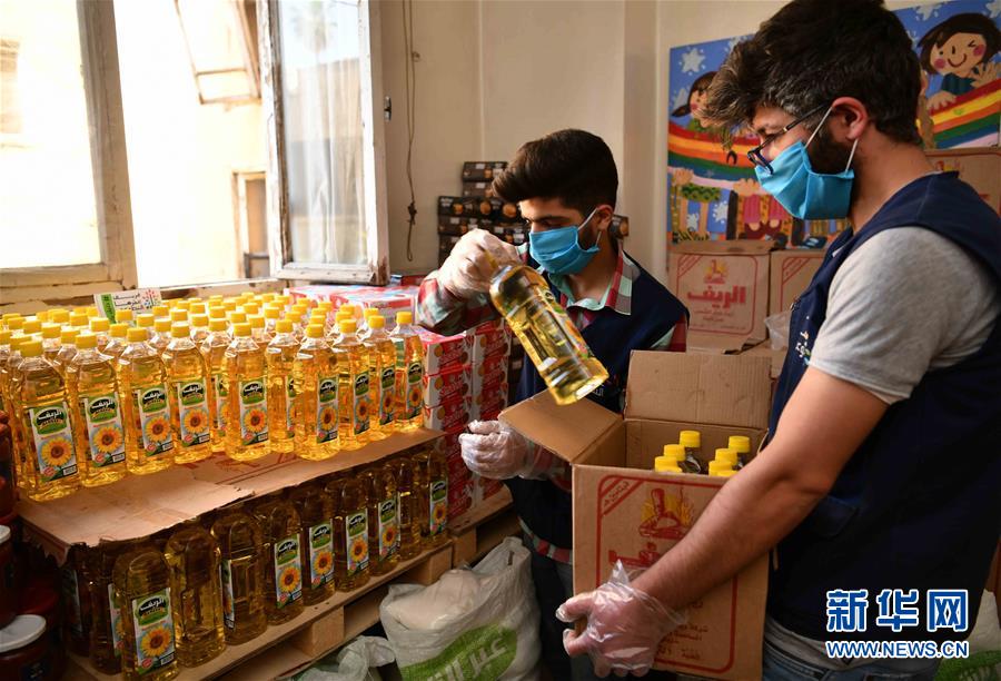 （國(guó)際疫情&middot;圖文互動(dòng)）（6）通訊：疫情中，那抹笑容最難忘&mdash;&mdash;記向困難家庭發(fā)放愛(ài)心包裹的敘利亞青年志愿者