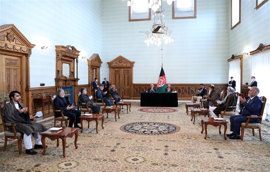 （圖文互動(dòng)）（5）阿富汗總統(tǒng)加尼與競選對手阿卜杜拉簽署權(quán)力分配協(xié)議