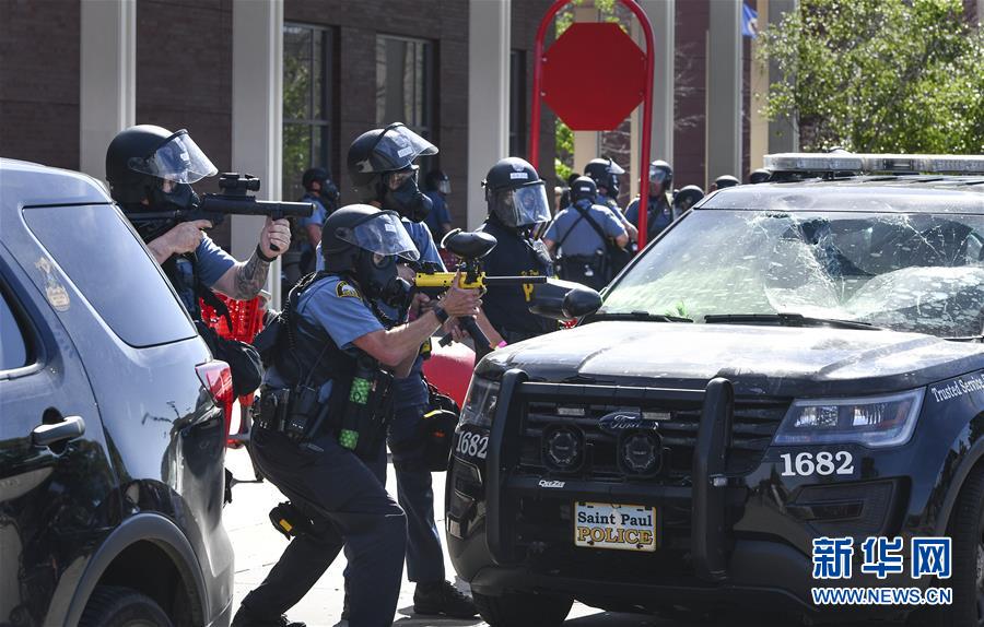 （國際）（3）美國警察執(zhí)法動(dòng)作不當(dāng)致一名非裔男子死亡 引發(fā)大規(guī)?？棺h