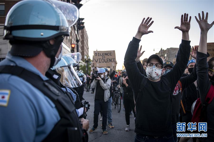 (國際)(3)芝加哥抗議示威活動繼續(xù)進行