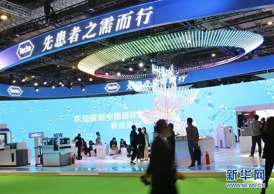 （第三屆進(jìn)博會&middot;圖文互動）（9）新疫苗、新療法，進(jìn)博會最&ldquo;火爆&rdquo;展區(qū)見聞