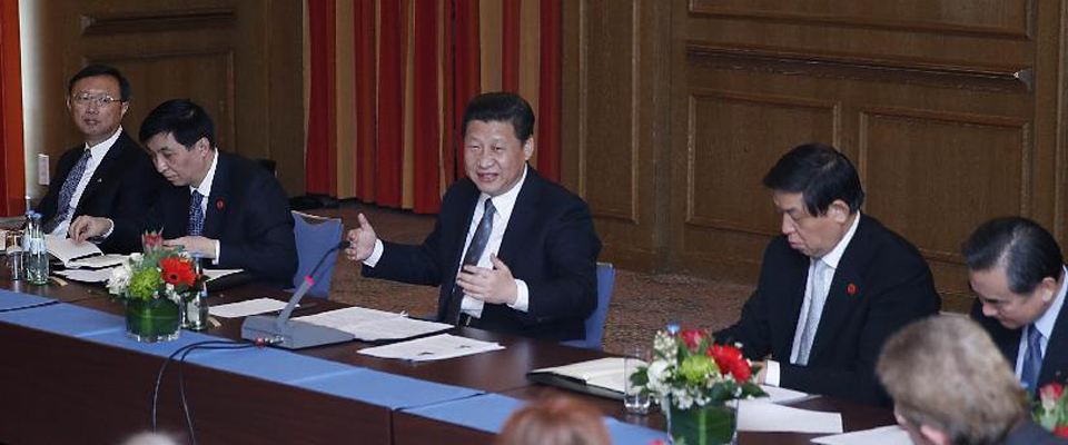 習近平同德國漢學家、孔子學院教師代表和學習漢語的學生代表座談