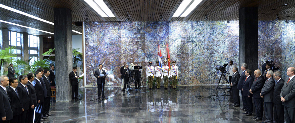 習(xí)近平接受古巴&ldquo;何塞&middot;馬蒂&rdquo;勛章