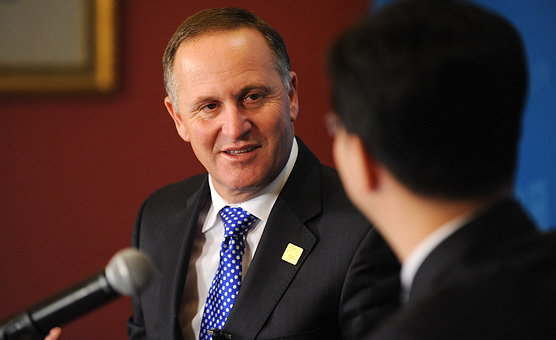 新西蘭總理約翰&middot;基與網(wǎng)民交流