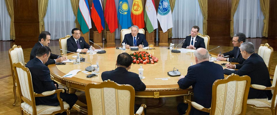 納扎爾巴耶夫集體會(huì)見上海合作組織成員國(guó)總理、秘書長(zhǎng)和地區(qū)反恐怖機(jī)構(gòu)執(zhí)委會(huì)主任