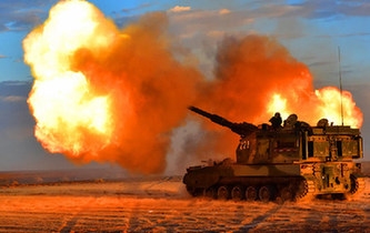 戈壁大漠上演自行火炮分隊對抗，場面霸氣！