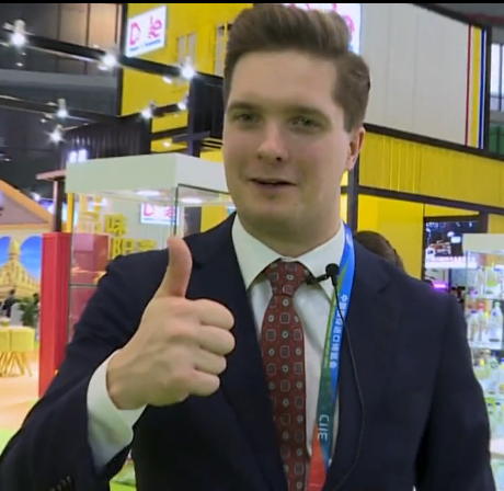 看快閃《不遠(yuǎn)萬(wàn)里來(lái)看&ldquo;你&rdquo;》，聽(tīng)老外點(diǎn)贊進(jìn)博會(huì)