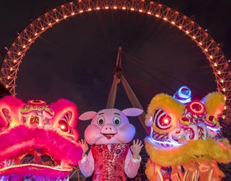 &ldquo;倫敦眼&rdquo;亮燈慶中國(guó)農(nóng)歷豬年